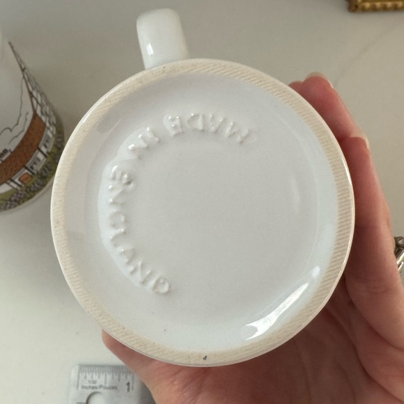 Vintage English Cottage Illustration Mug Set – Made in England - Picture 7 of 7